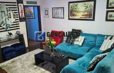 Imagem: A casa possui 3 Dormitórios, 4 Banheiros, 2 Vagas na garagem