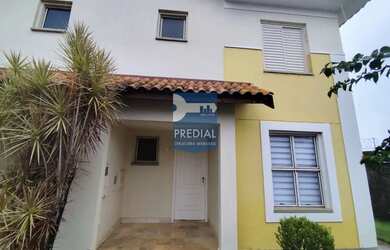 Imagem: A casa em condomínio possui 3 Dormitórios, 1 Banheiro, 2 Vagas