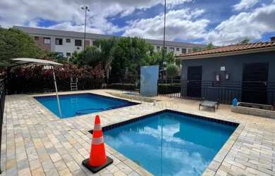 Imagem: O apartamento possui 2 Dormitórios, 1 Banheiro, 1 Vaga na garagem