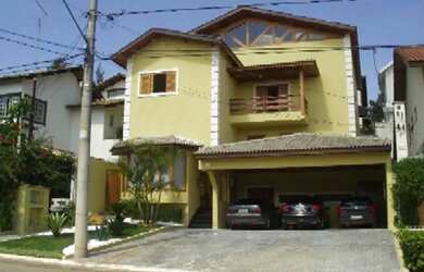 Imagem: A casa em condomínio possui 4 Dormitórios, 5 Banheiros, 3