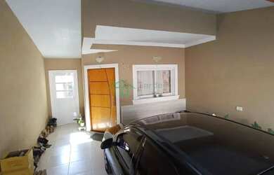 Imagem: A casa possui 3 Dormitórios, 3 Banheiros, 2 Vagas na garagem