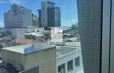 Imagem: O studio possui 1 Dormitório, 1 Banheiro, 1 Vaga na garagem