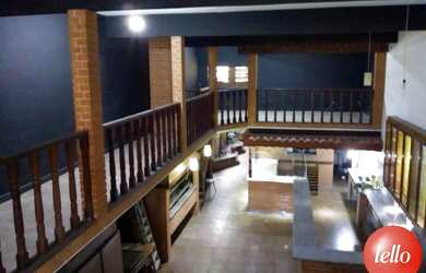 Imagem: O depósito possui 4 Vagas na garagem e 550m² de Área e está