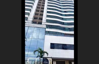 Imagem: O apartamento possui 4 Dormitórios, 4 Banheiros, 2 Vagas na