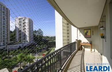 Imagem: O apartamento possui 4 Dormitórios, 4 Banheiros, 2 Vagas na