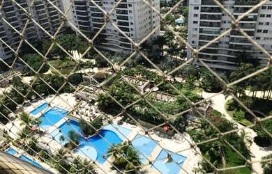 Imagem 2: Apartamento de 3 quartos mais dependência, andar alto, vista área de...