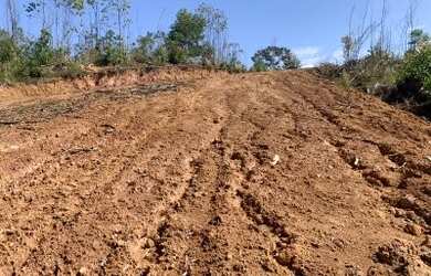 Imagem: O terreno possui 600m² de Área e está localizado em Centro