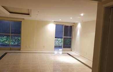 Imagem: O apartamento possui 5 Dormitórios, 5 Banheiros, 2 Vagas na