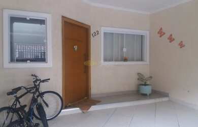 Imagem: A casa possui 3 Dormitórios, 2 Banheiros, 2 Vagas na garagem