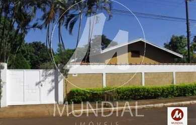 Imagem: A casa possui 3 Dormitórios, 2 Banheiros, 5 Vagas na garagem