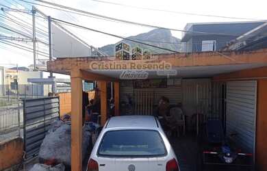 Imagem: O depósito possui 4 Vagas na garagem, 360m² de Área e está