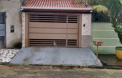 Imagem: A casa possui 2 Dormitórios, 3 Banheiros, 2 Vagas na garagem