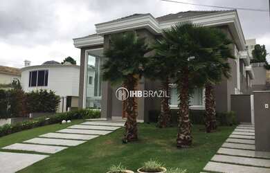 Imagem: A casa em condomínio possui 5 Dormitórios, 5 Banheiros, 4