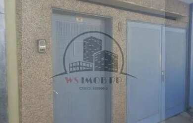 Imagem: A casa possui 3 Dormitórios, 1 Banheiro, 2 Vagas na garagem