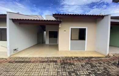 Imagem: A casa em condomínio possui 3 Dormitórios, 2 Banheiros, 2