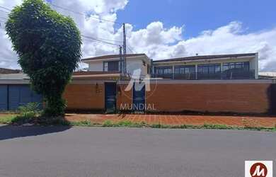 Imagem: O depósito possui 5 Vagas na garagem e 530m² de Área e está