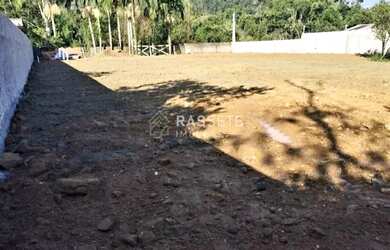 Imagem: O terreno está localizado em Penha, SC à venda por R$450.000