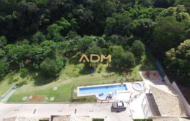 Imagem: A casa possui 3 Dormitórios, 4 Banheiros, 2 Vagas na garagem