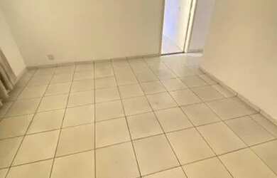 Imagem: A casa possui 3 Dormitórios, 3 Banheiros, 3 Vagas na garagem