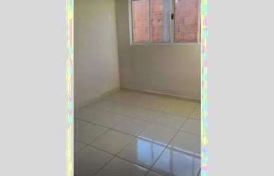 Imagem: A casa possui 2 Dormitórios, 1 Banheiro, 1 Vaga na garagem