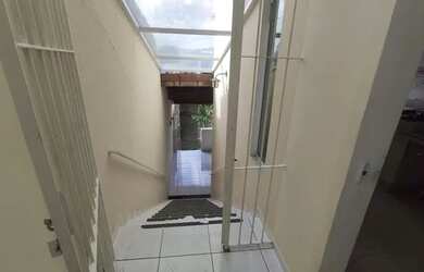 Imagem 5: Sobrado maravilhoso com trio caipira, salão de festas e quintal gramado