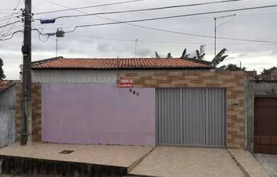 Imagem: A casa possui 2 Dormitórios, 1 Banheiro, 1 Vaga na garagem