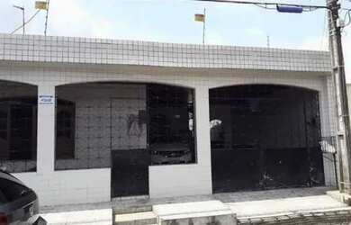 Imagem: A casa possui 3 Dormitórios, 1 Banheiro, 1 Vaga na garagem