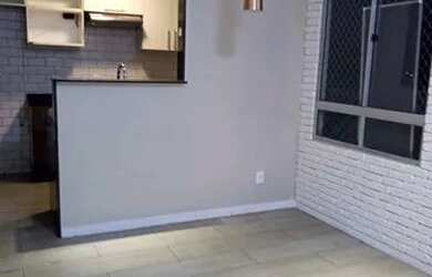 Imagem: O apartamento possui 2 Dormitórios, 1 Banheiro, 1 Vaga na garagem