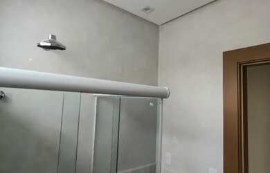 Imagem: A casa em condomínio possui 3 Dormitórios, 5 Banheiros, 5