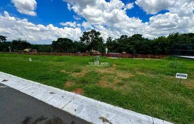 Imagem: O terreno possui 268m² de Área e está localizado em Senador