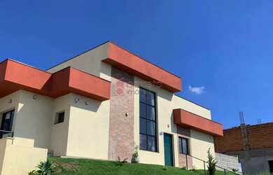 Imagem: A casa em condomínio possui 5 Dormitórios, 5 Banheiros, 5