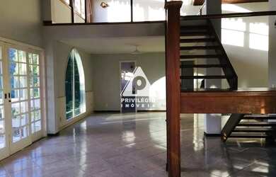 Imagem 3: Casa Triplex em Condomínio