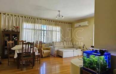 Imagem: O apartamento possui 3 Dormitórios, 3 Banheiros, 1 Vaga na