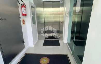 Imagem 7: Apartamento com 2 dormitórios sendo 1 suíte e 2 vagas de garagem em...