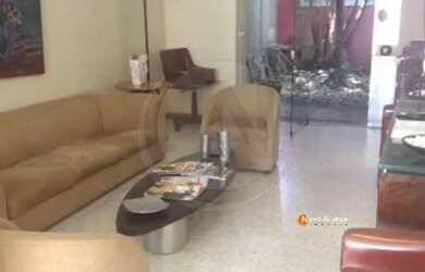 Imagem: A casa possui 4 Dormitórios, 2 Banheiros, 250m² de Área e