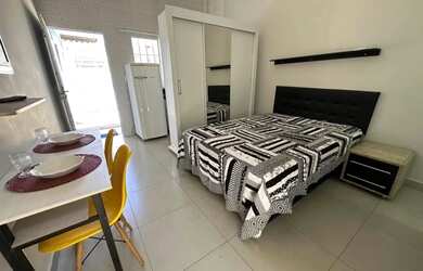 Imagem: A kitnet possui 1 Dormitório, 1 Banheiro, 1 Vaga na garagem