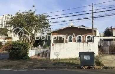 Imagem: A casa possui 3 Dormitórios, 4 Banheiros, 4 Vagas na garagem