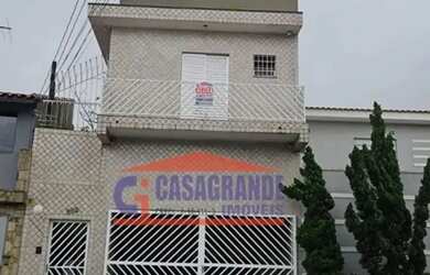 Imagem: A casa possui 3 Dormitórios, 2 Banheiros, 1 Vaga na garagem