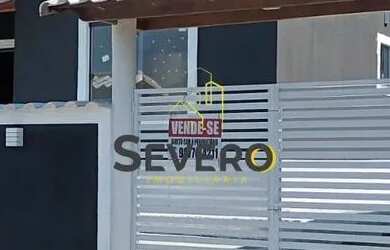 Imagem: A casa possui 3 Dormitórios, 2 Banheiros, 4 Vagas na garagem