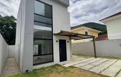 Imagem: A casa em condomínio possui 4 Dormitórios, 3 Banheiros, 3