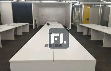 Imagem: O depósito possui 5 Vagas na garagem, 533m² de Área e está