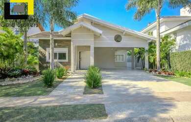 Imagem: A casa em condomínio possui 3 Dormitórios, 3 Banheiros, 4