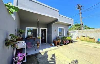 Imagem: A casa possui 2 Dormitórios, 1 Banheiro, 60m² de Área e