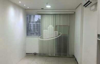 Imagem: O depósito possui 1 Vaga na garagem, 43m² de Área e está