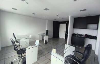 Imagem: O depósito possui 1 Vaga na garagem e 35m² de Área e está