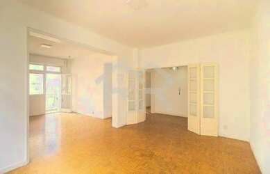 Imagem: O apartamento possui 3 Dormitórios, 2 Banheiros, 162m² de