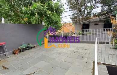 Imagem: A casa possui 2 Dormitórios, 2 Banheiros, 1 Vaga na garagem