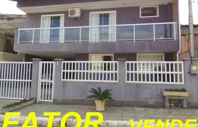 Imagem: A casa em condomínio possui 4 Dormitórios, 3 Banheiros, 1