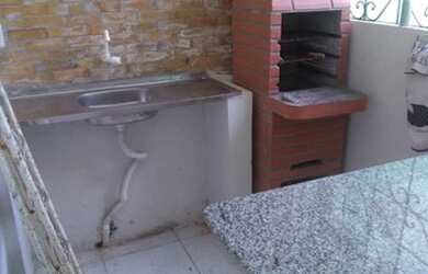 Imagem: A casa possui 2 Dormitórios, 1 Banheiro e está localizado