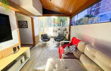 Imagem: A casa em condomínio possui 4 Dormitórios, 2 Banheiros, 2